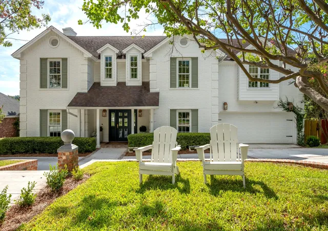 Photo 2 of Single family home for sale at 2009 Port Royal Dr, Austin, TX 78746 | MLS# 6919524 | Listing updated on 2026-10-01