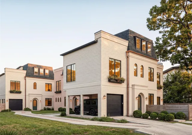 Photo 3 of Single family home for sale at 1174 Oak Grv Ave #3, Austin, TX 78702 | MLS# 9352865 | Listing updated on 2026-09-26