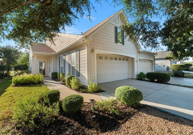 Photo 1 of Single family home for sale at 121 Dickens Cir, Georgetown, TX 78633 | MLS# 1733599 | Listing updated on 2026-10-08