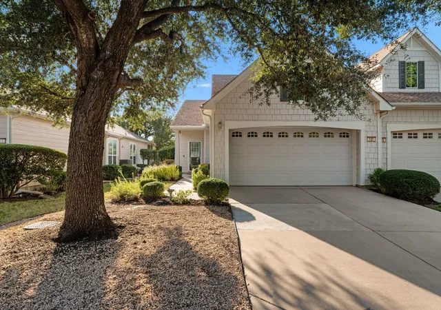 Photo 3 of Single family home for sale at 121 Dickens Cir, Georgetown, TX 78633 | MLS# 1733599 | Listing updated on 2026-10-08