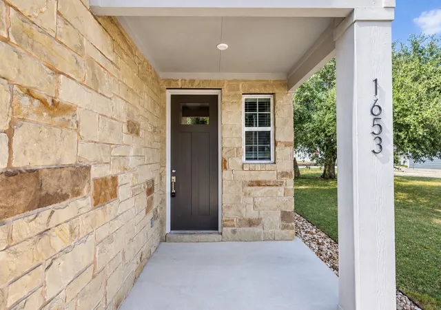 Photo 4 of Condo for sale at 1653 Coral Sunrise Trl, Leander, TX 78641 | MLS# 5757443 | Listing updated on 2026-10-02