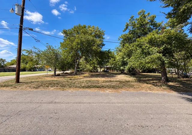 Photo 3 of Land for sale at 917 Proctor St, Lockhart, TX 78644 | MLS# 1804085 | Listing updated on 2026-10-02