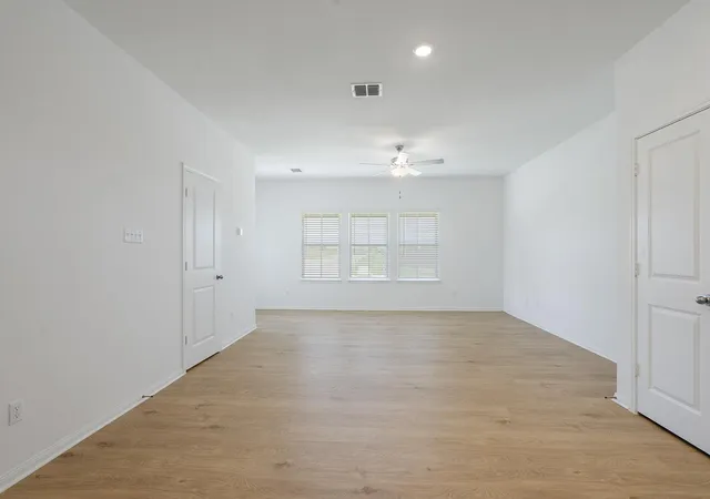 Photo 2 of Single family home for sale at 109 Desert Hare Dr, Jarrell, TX 76537 | MLS# 1742151 | Listing updated on 2026-10-14