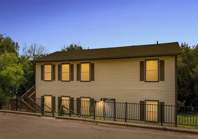 Photo 2 of House for sale at 1009-1019 Advance St, San Marcos, TX 78666 | MLS# 4443335 | Listing updated on 2026-09-26