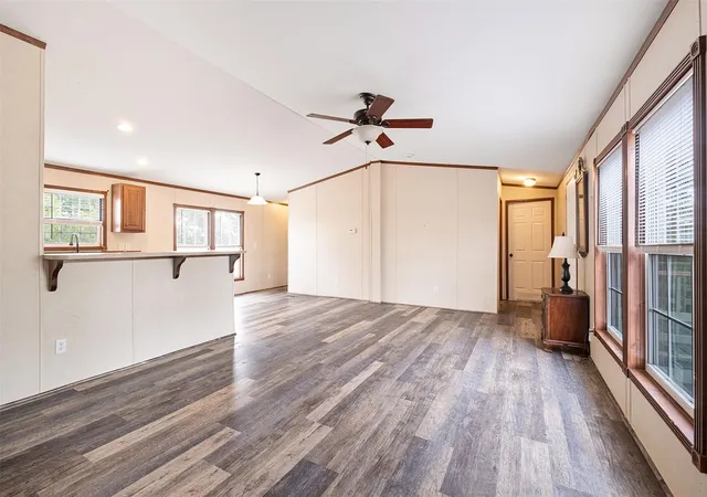 Photo 4 of Manufactured home for sale at 157 Lakeside Dr, Bastrop, TX 78602 | MLS# 3436573 | Listing updated on 2026-10-06