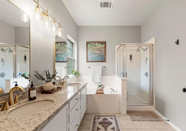 Photo 4 of Single family home for sale at 7009 Wandering Oak Rd, Austin, TX 78749 | MLS# 6222959 | Listing updated on 2026-10-03