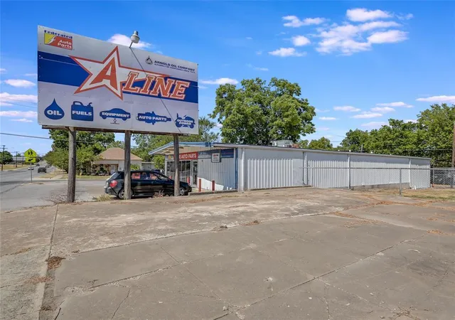 Land for sale at 1022 N Main St, Taylor, TX 76574 | MLS# 1615231