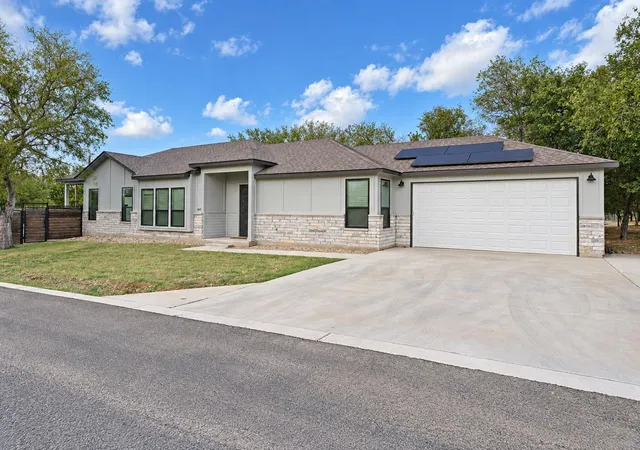 Photo 3 of Single family home for sale at 721 Fir Ln, Cottonwood Shores, TX 78657 | MLS# 9102144 | Listing updated on 2026-10-01
