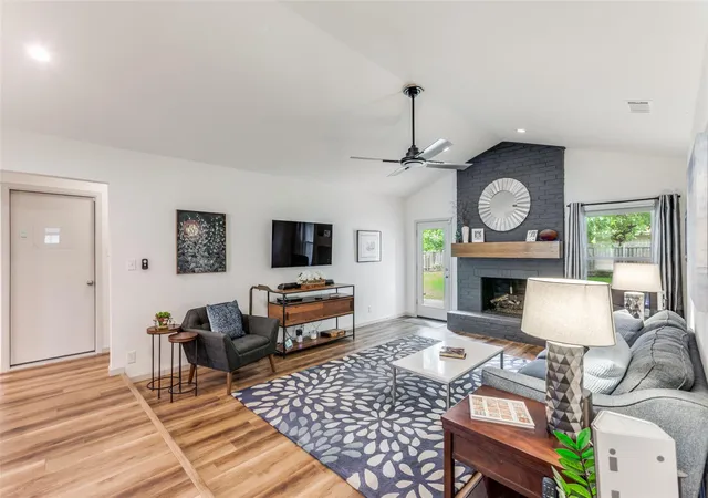 Photo 3 of Single family home for sale at 3204 Benbrook Dr, Austin, TX 78757 | MLS# 6175085 | Listing updated on 2026-10-02
