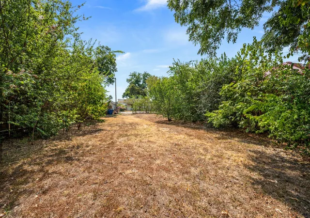 Photo 1 of Single family home for sale at 1906 E 2nd Street, Austin, TX 78702 | MLS# 8001848 | Listing updated on 2026-10-07