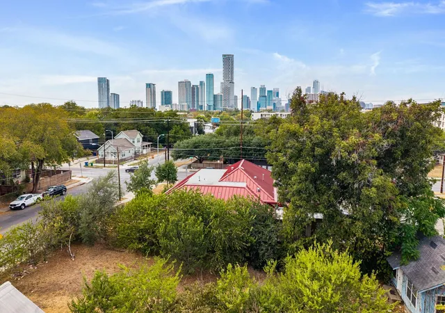 Photo 3 of Single family home for sale at 1906 E 2nd Street, Austin, TX 78702 | MLS# 8001848 | Listing updated on 2026-10-07