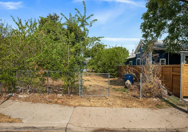 Photo 4 of Single family home for sale at 1906 E 2nd Street, Austin, TX 78702 | MLS# 8001848 | Listing updated on 2026-10-07