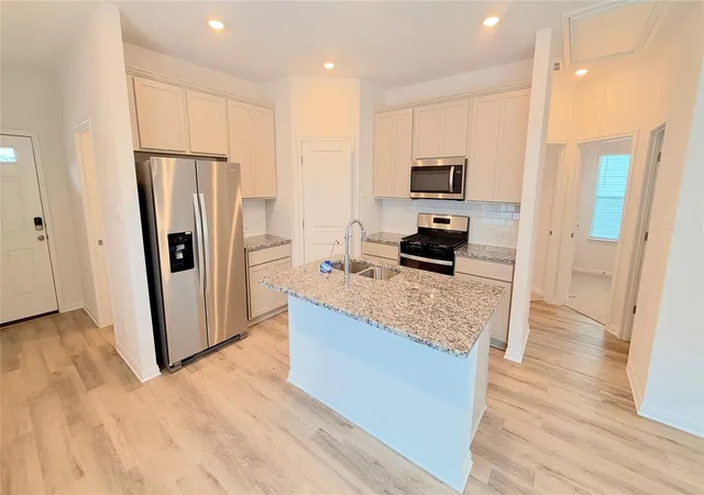 Photo 2 of Single family home for sale at 121 Woodbrook Dr, Georgetown, TX 78626 | MLS# 2994154 | Listing updated on 2026-10-15