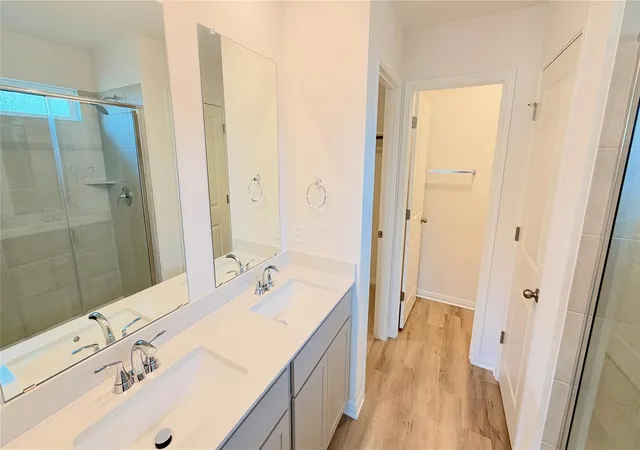 Photo 3 of Single family home for sale at 121 Woodbrook Dr, Georgetown, TX 78626 | MLS# 2994154 | Listing updated on 2026-10-15