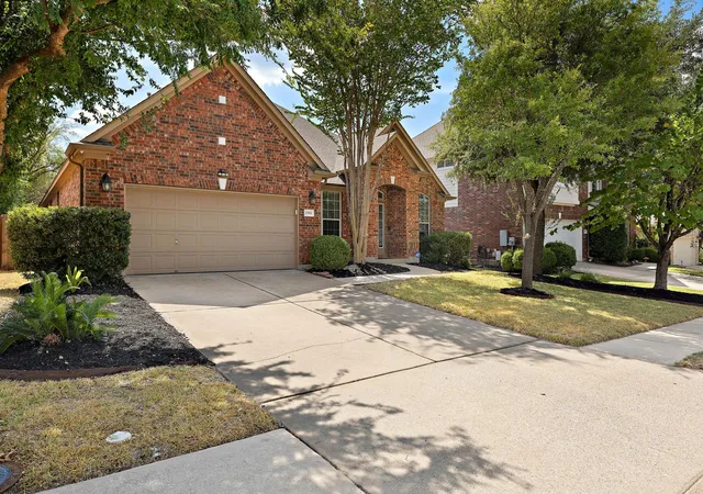 Photo 2 of Single family home for sale at 15901 Royal Ashdown Dr, Austin, TX 78717 | MLS# 6481052 | Listing updated on 2026-10-26