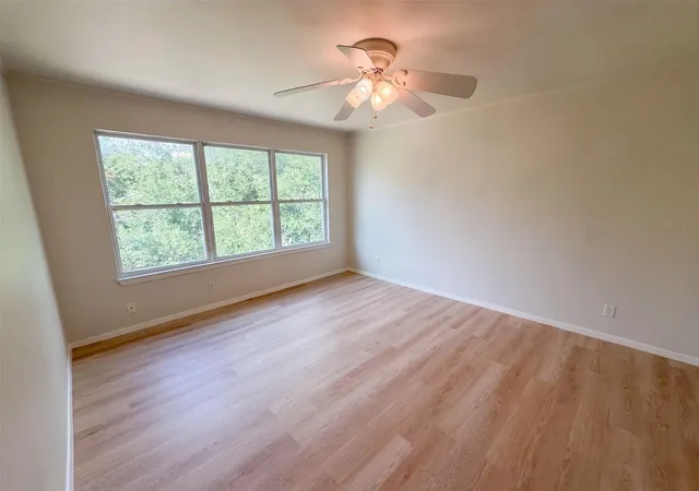 Photo 3 of Single family home for sale at 1200 Green Ter Dr, Round Rock, TX 78664 | MLS# 3859185 | Listing updated on 2026-10-08