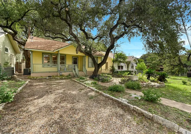Photo 2 of Single family home for sale at 802 W Gibson St, Austin, TX 78704 | MLS# 4472748 | Listing updated on 2026-10-07