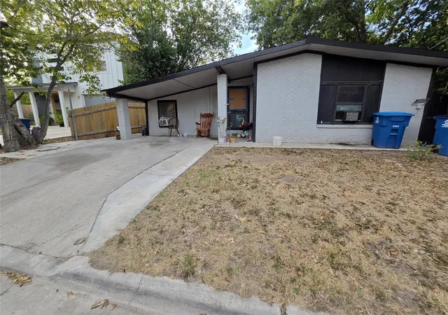 Photo 1 of Single family home for sale at 703 Rosewood St, Lockhart, TX 78644 | MLS# 3594141 | Listing updated on 2026-09-30