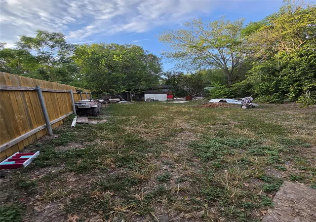 Photo 3 of Single family home for sale at 703 Rosewood St, Lockhart, TX 78644 | MLS# 3594141 | Listing updated on 2026-09-30
