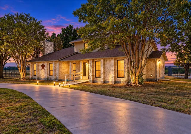Photo 3 of Single family home for sale at 2750 County Rd 100, Hutto, TX 78634 | MLS# 5821129 | Listing updated on 2026-10-05