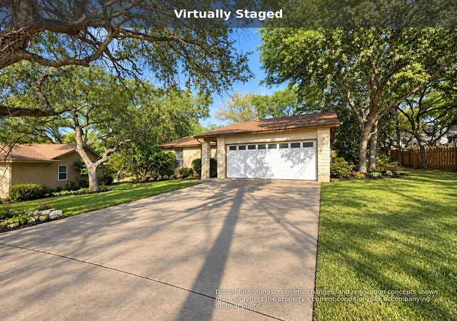 Photo 2 of Single family home for sale at 2011 Castle Crk Dr, San Marcos, TX 78666 | MLS# 6528152 | Listing updated on 2026-10-27