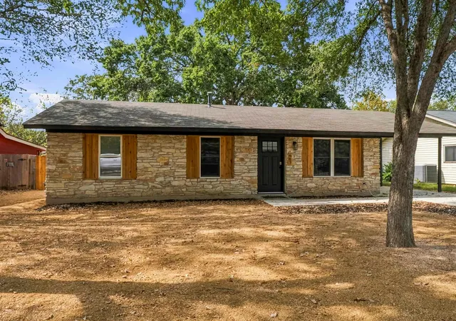 Photo 1 of Single family home for sale at 407 Tamworth Ave, Austin, TX 78745 | MLS# 1061746 | Listing updated on 2026-10-06