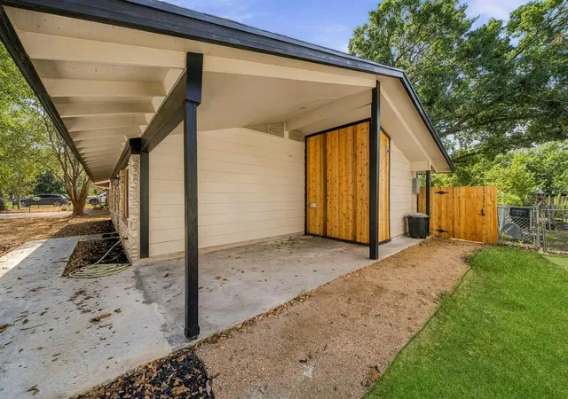 Photo 4 of Single family home for sale at 407 Tamworth Ave, Austin, TX 78745 | MLS# 1061746 | Listing updated on 2026-10-06