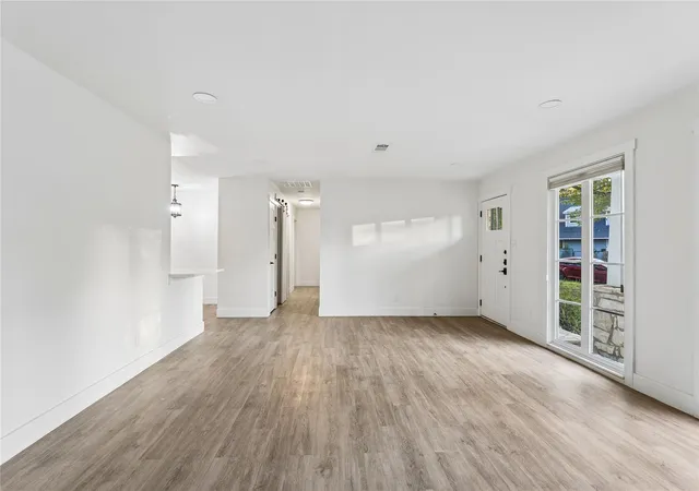 Photo 2 of Single family home for sale at 122 Havana St, Austin, TX 78704 | MLS# 6219006 | Listing updated on 2026-10-10