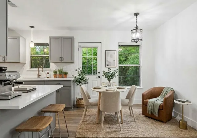 Photo 3 of Single family home for sale at 122 Havana St, Austin, TX 78704 | MLS# 6219006 | Listing updated on 2026-10-10