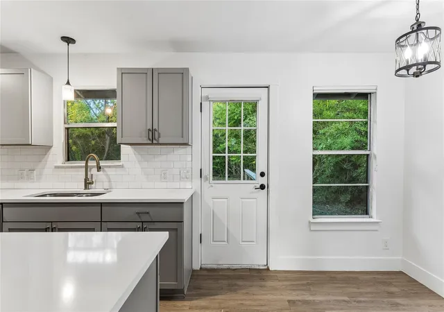 Photo 3 of Single family home for sale at 122 Havana St, Austin, TX 78704 | MLS# 6219006 | Listing updated on 2026-10-10