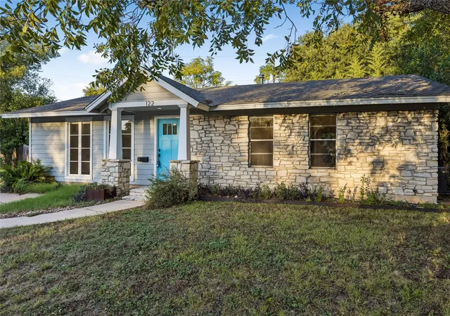 Photo 4 of Single family home for sale at 122 Havana St, Austin, TX 78704 | MLS# 6219006 | Listing updated on 2026-10-10