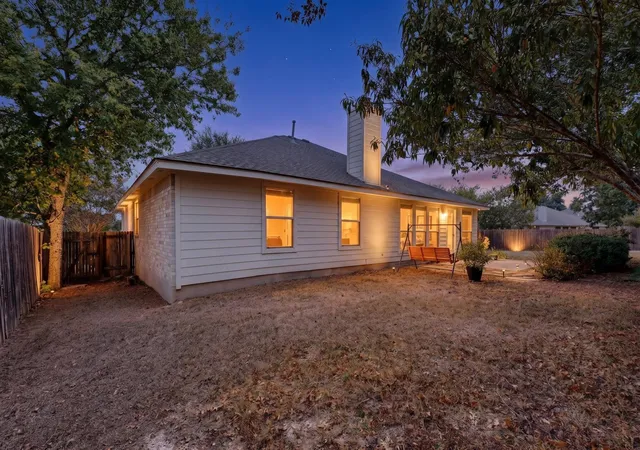 Photo 2 of Single family home for sale at 906 Hollow Trl Ct, Round Rock, TX 78664 | MLS# 1639767 | Listing updated on 2026-09-27