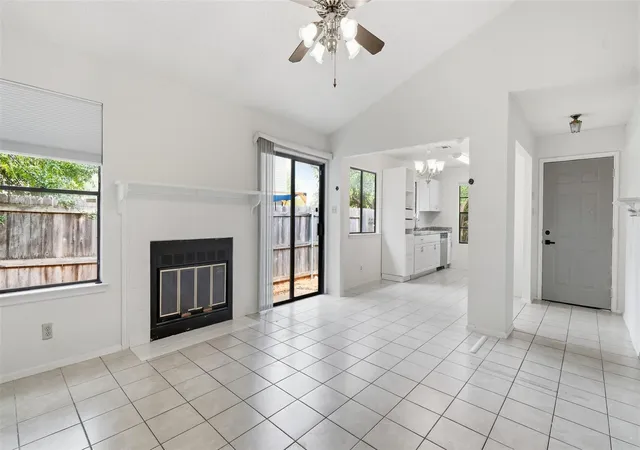 Photo 3 of Single family home for sale at 1124 Greenbriar Loop, Round Rock, TX 78664 | MLS# 5273183 | Listing updated on 2026-10-07