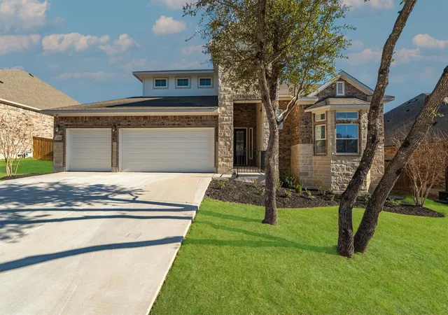 Photo 1 of Single family home for sale at 2345 Airport Dr, Leander, TX 78641 | MLS# 8130125 | Listing updated on 2026-10-05