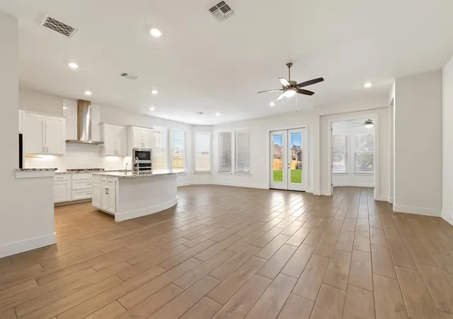 Photo 3 of Single family home for sale at 2345 Airport Dr, Leander, TX 78641 | MLS# 8130125 | Listing updated on 2026-10-05