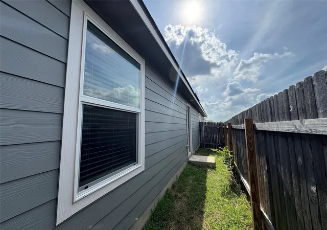 Photo 3 of Single family home for sale at 129 Tufted Duck Path, Kyle, TX 78640 | MLS# 5834182 | Listing updated on 2026-09-27