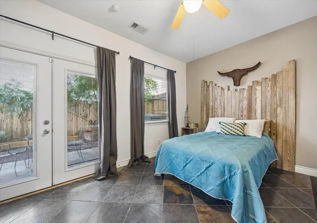 Photo 3 of Townhouse for sale at 5719 Maxie St, Houston, TX 77007 | MLS# 2625106 | Listing updated on 2026-10-08