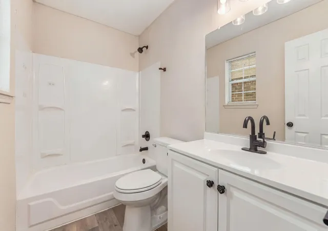 Photo 4 of Single family home for sale at 810 Honeysuckle Dr, Leander, TX 78641 | MLS# 2520068 | Listing updated on 2026-10-09