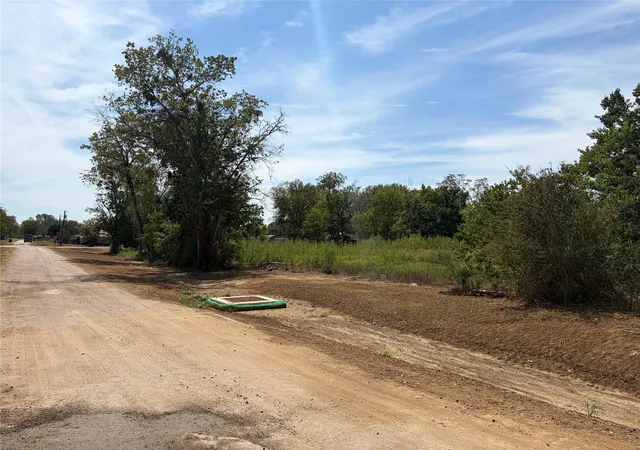Photo 1 of Land for sale at 749 Caldwell St, Lexington, TX 78947 | MLS# 1948331 | Listing updated on 2026-09-25