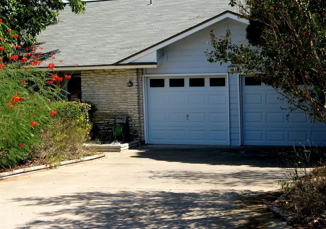 Photo 3 of Single family home for sale at 504 Greenway Dr, Pflugerville, TX 78660 | MLS# 8629105 | Listing updated on 2026-10-09