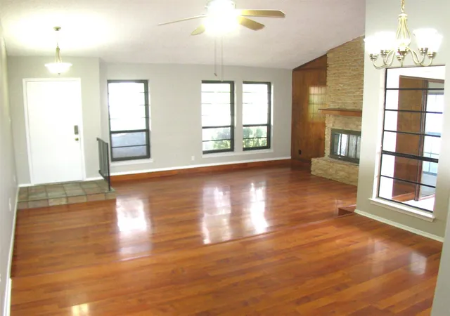 Photo 4 of Single family home for sale at 504 Greenway Dr, Pflugerville, TX 78660 | MLS# 8629105 | Listing updated on 2026-10-09