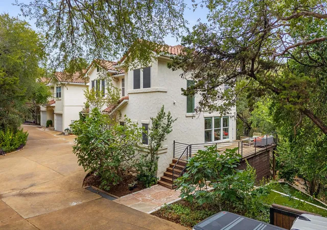 Photo 2 of Condo for sale at 601 Upson St #D, Austin, TX 78703 | MLS# 6000728 | Listing updated on 2026-10-03