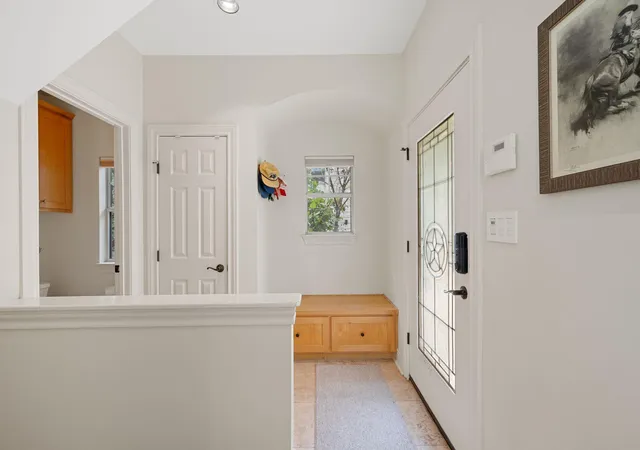 Photo 3 of Condo for sale at 601 Upson St #D, Austin, TX 78703 | MLS# 6000728 | Listing updated on 2026-10-03
