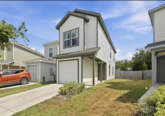 Photo 2 of Single family home for sale at 52 Trinity Cir, Lockhart, TX 78644 | MLS# 4532173 | Listing updated on 2026-09-26