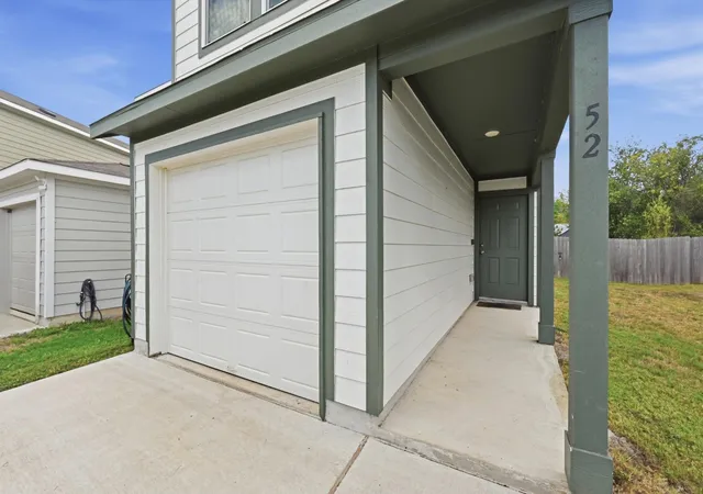 Photo 4 of Single family home for sale at 52 Trinity Cir, Lockhart, TX 78644 | MLS# 4532173 | Listing updated on 2026-09-26