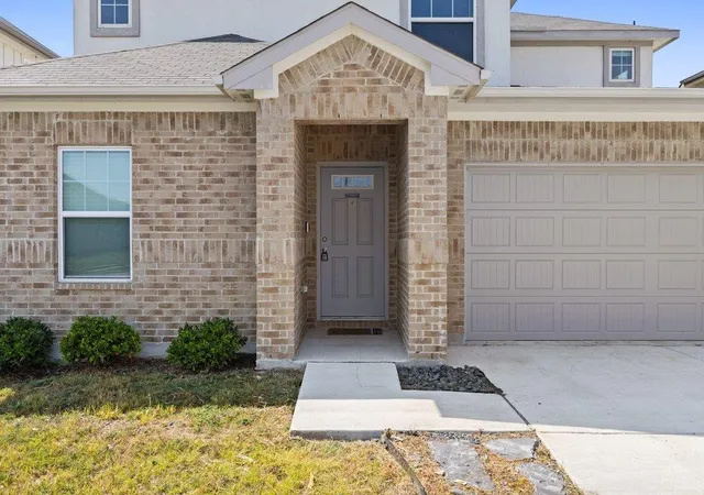Photo 2 of Single family home for sale at 304 Grapefruit Rd, Hutto, TX 78634 | MLS# 1569818 | Listing updated on 2026-09-27