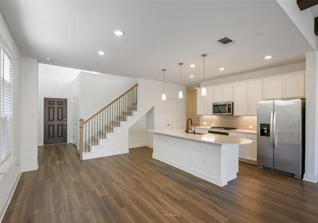 Photo 4 of Single family home for sale at 301 Harbors Ln, Leander, TX 78641 | MLS# 4138655 | Listing updated on 2026-10-03