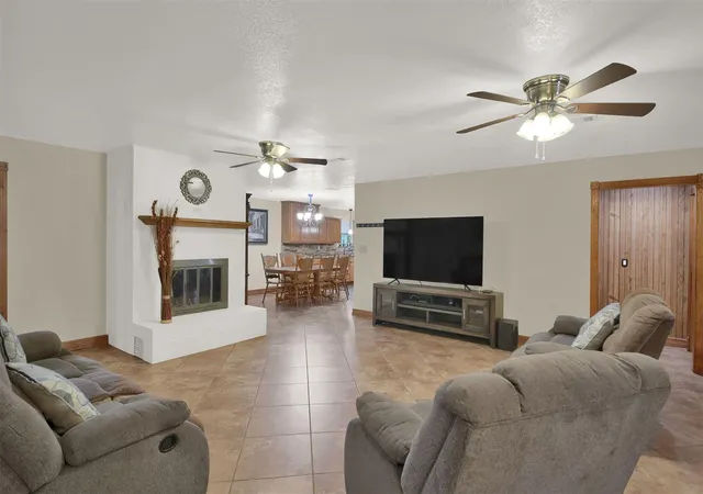 Photo 3 of Single family home for sale at 191 Jordan Ln, Elgin, TX 78621 | MLS# 9833064 | Listing updated on 2026-10-07