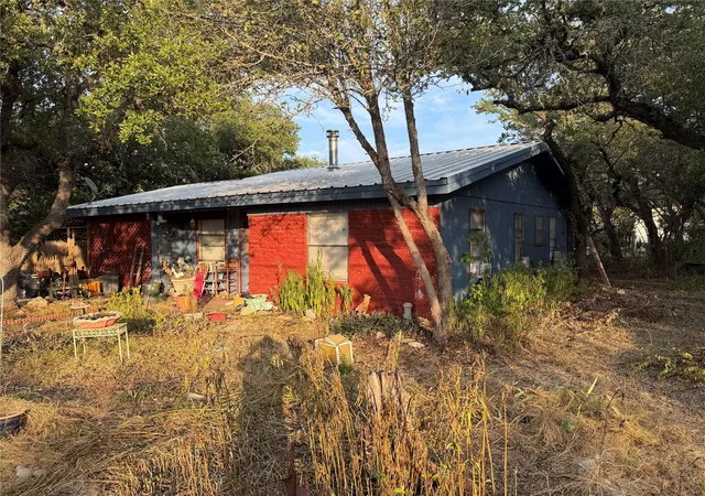 Photo 3 of Single family home for sale at 8207 Williamson Crk Dr, Austin, TX 78736 | MLS# 2618672 | Listing updated on 2026-09-29
