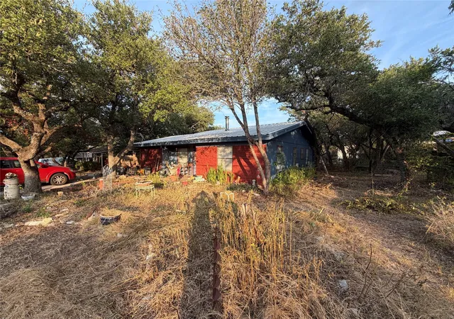 Photo 3 of Single family home for sale at 8207 Williamson Crk Dr, Austin, TX 78736 | MLS# 2618672 | Listing updated on 2026-09-29